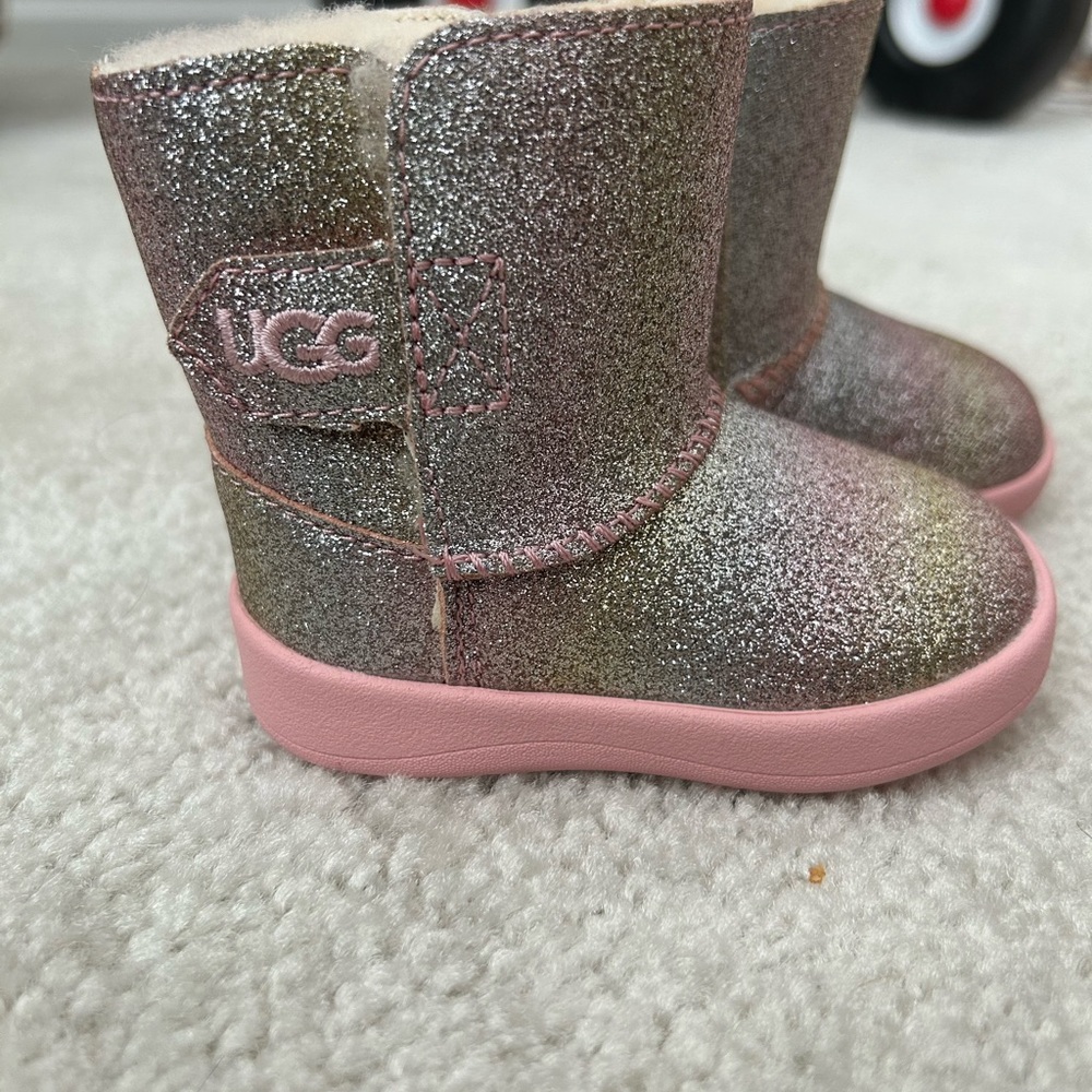 NWOT UGG Kids Glitter Boots - Pink